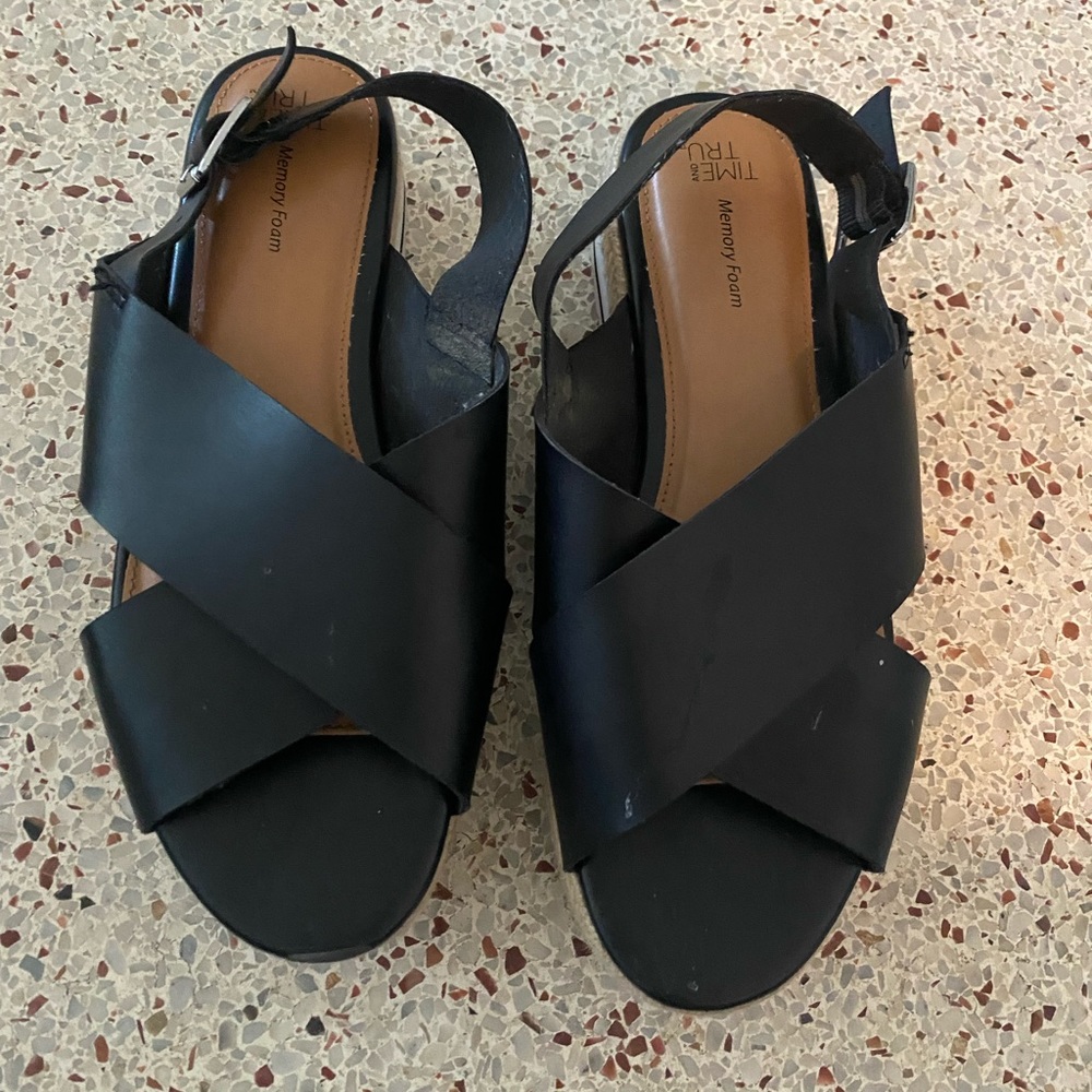 Black crossover sandals size 8